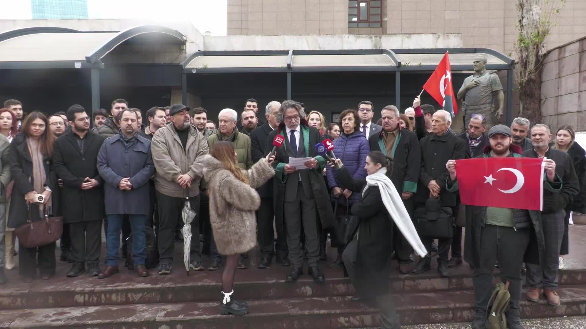 İzmir’de Cumhuriyetçi Avukatlar Grubu'ndan 'bayrak' tepkisi: Türk bayrağı bu milletin ortak onurudur