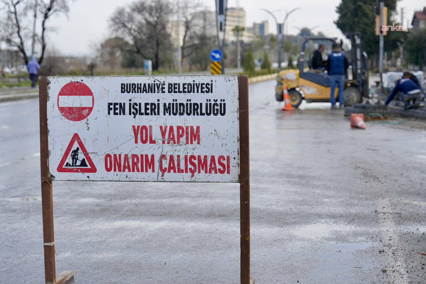 Burhaniye'de yol ve park ve çalışmaları devam ediyor