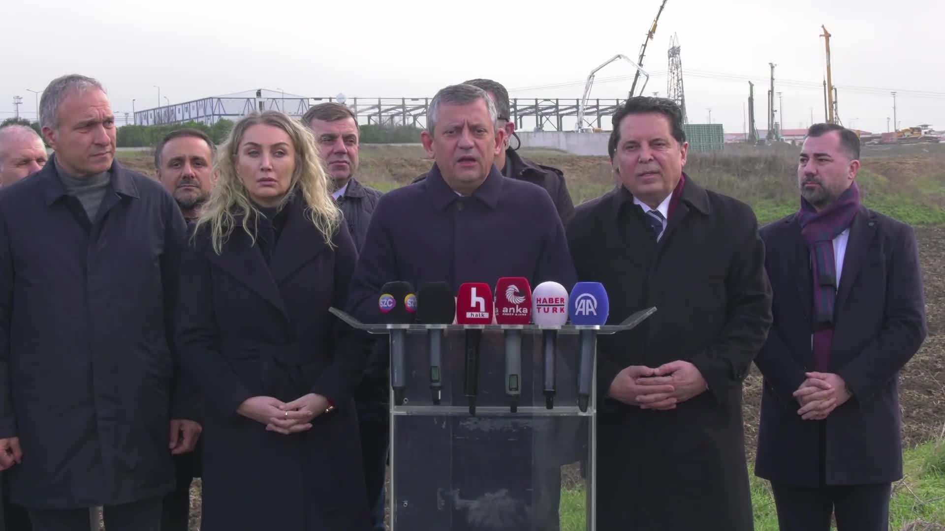 Ahmet Özer'e hapis cezası... Özgür Özel: "Bugün burada yapılan iş sürece darbe girişimidir"