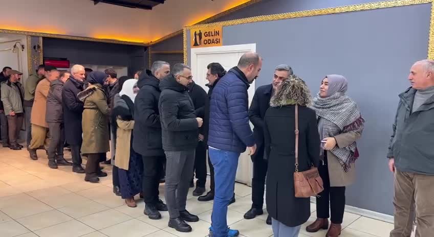 DEM Parti Van Milletvekili Uçar: "Rojava halkıyla dayanışmayı büyüteceğiz ve oradaki direnişe sahip çıkacağız"