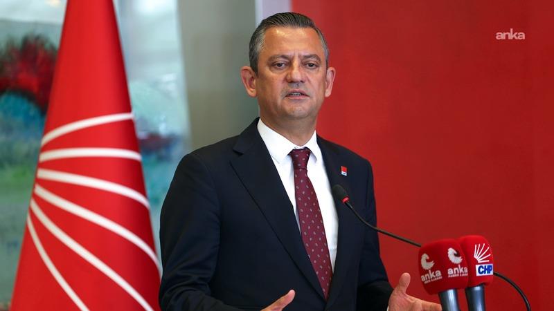 CHP Genel Başkanı Özgür Özel, İsmail Cem'i andı