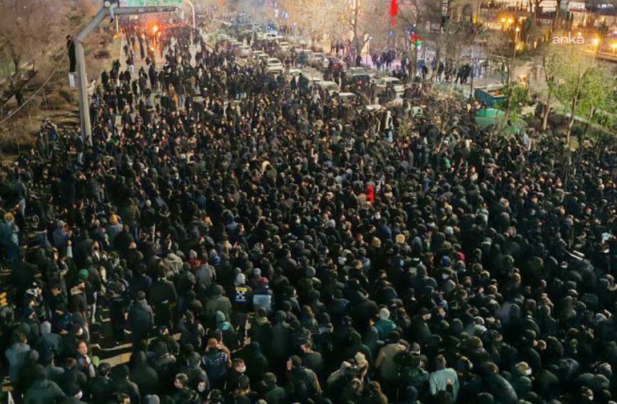 İnsan Hakları Kuruluşu: İran’daki protestolarda can kaybı 5 bini aştı, internet kesintileri sürüyor