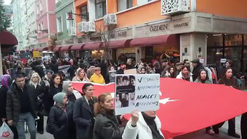 Mattia Ahmet Minguzzi, ölümünün 1.yılında Ordu’da yürüyüşle anıldı, Anne Minguzzi: "Türkiye’nin ayağa kalkmasını ve Meclis’e birlikte yürümemizi istiyorum"