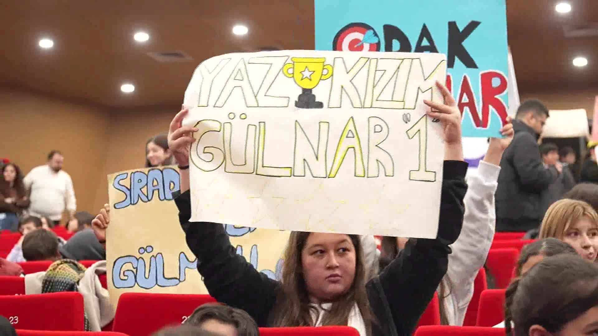 Mersin Büyükşehir Belediye Başkanı Seçer, LGS Kurs Merkezleri Bilgi Yarışması'nda gençlerle buluştu