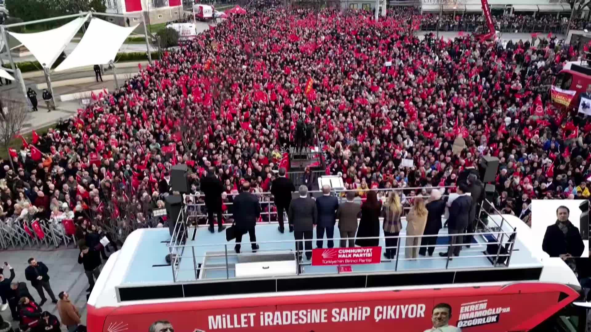 CHP'nin "Millet İradesine Sahip Çıkıyor" mitingi... Özgür Özel’den İstanbul seçimini yenileme çağrısı: "Ben kaybedersem siyaseti bırakacağım"