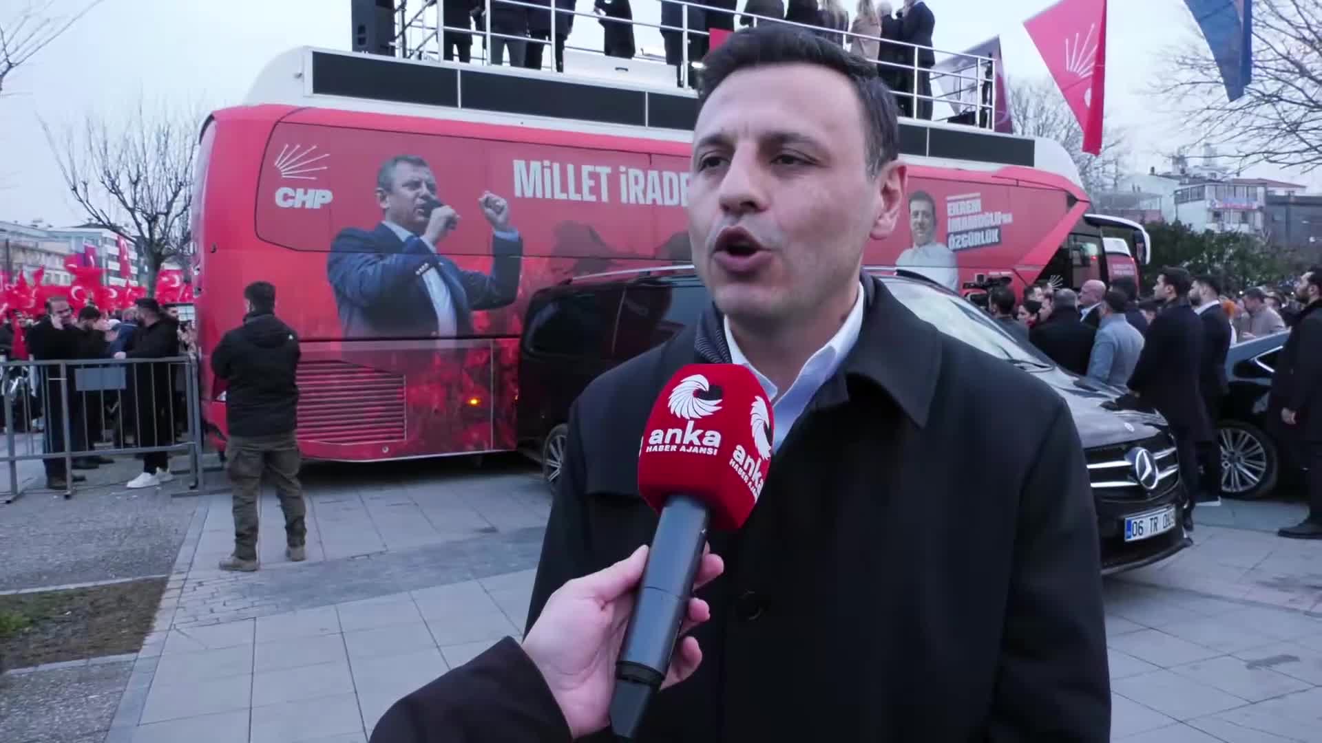 CHP'nin "Millet İradesine Sahip Çıkıyor' mitingi...Özgür Çelik: "Adalet ve özgürlük isteyenler Yalova Meydanı'nı doldurdu"