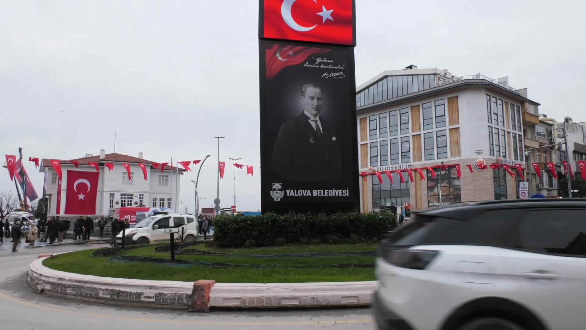 CHP’nin “Millet İradesine Sahip Çıkıyor” mitingi... Yalovalılar, meydanı doldurdu; Muharrem İnce, CHP’ye katıldıktan sonra ilk kez memleketindeki mitingde konuştu