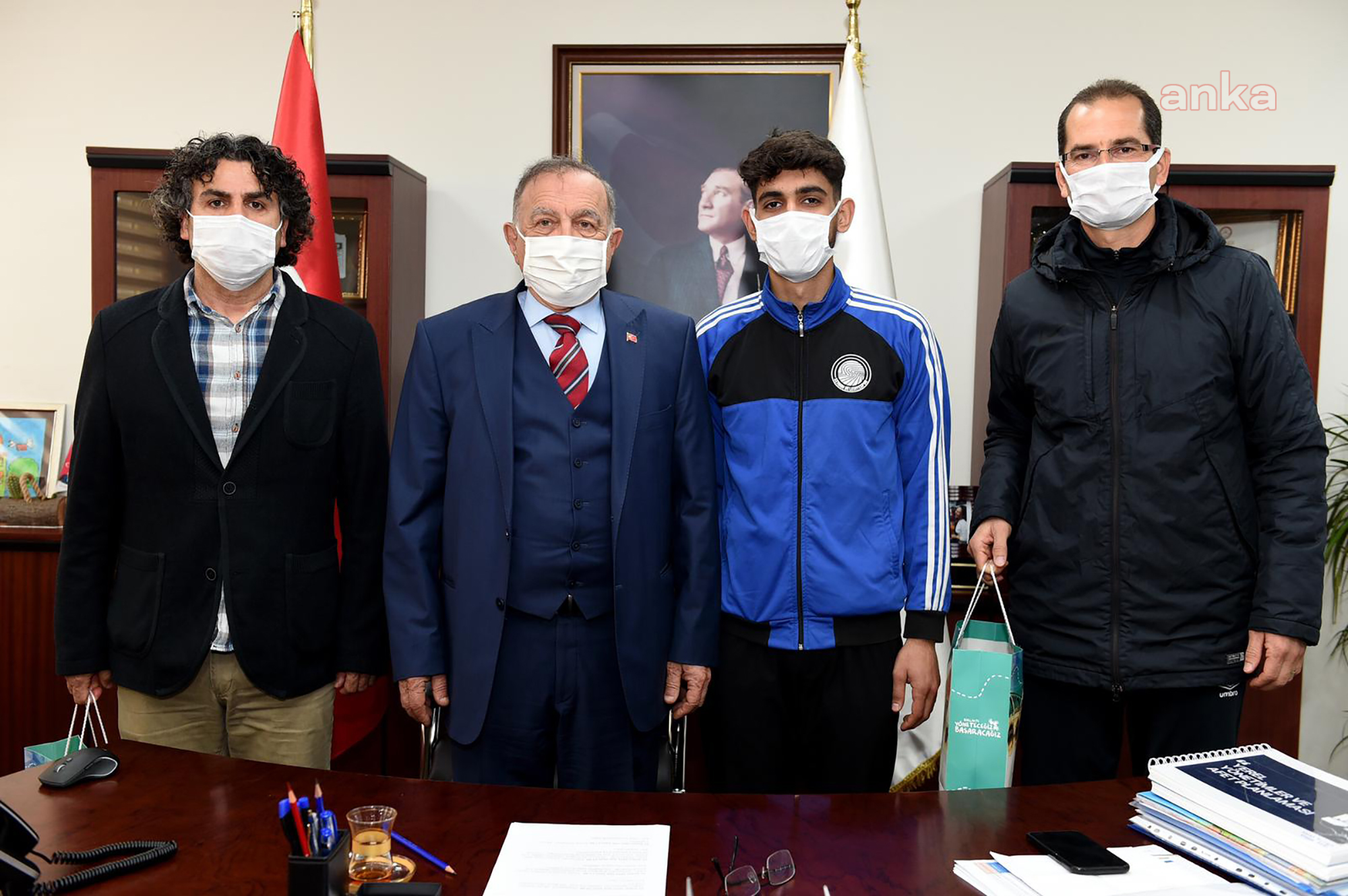 TÜRKİYE ŞAMPİYONU SEYHAN BELEDİYESPORLU MUHAMMED'DEN BAŞKAN AKAY'A ZİYARET