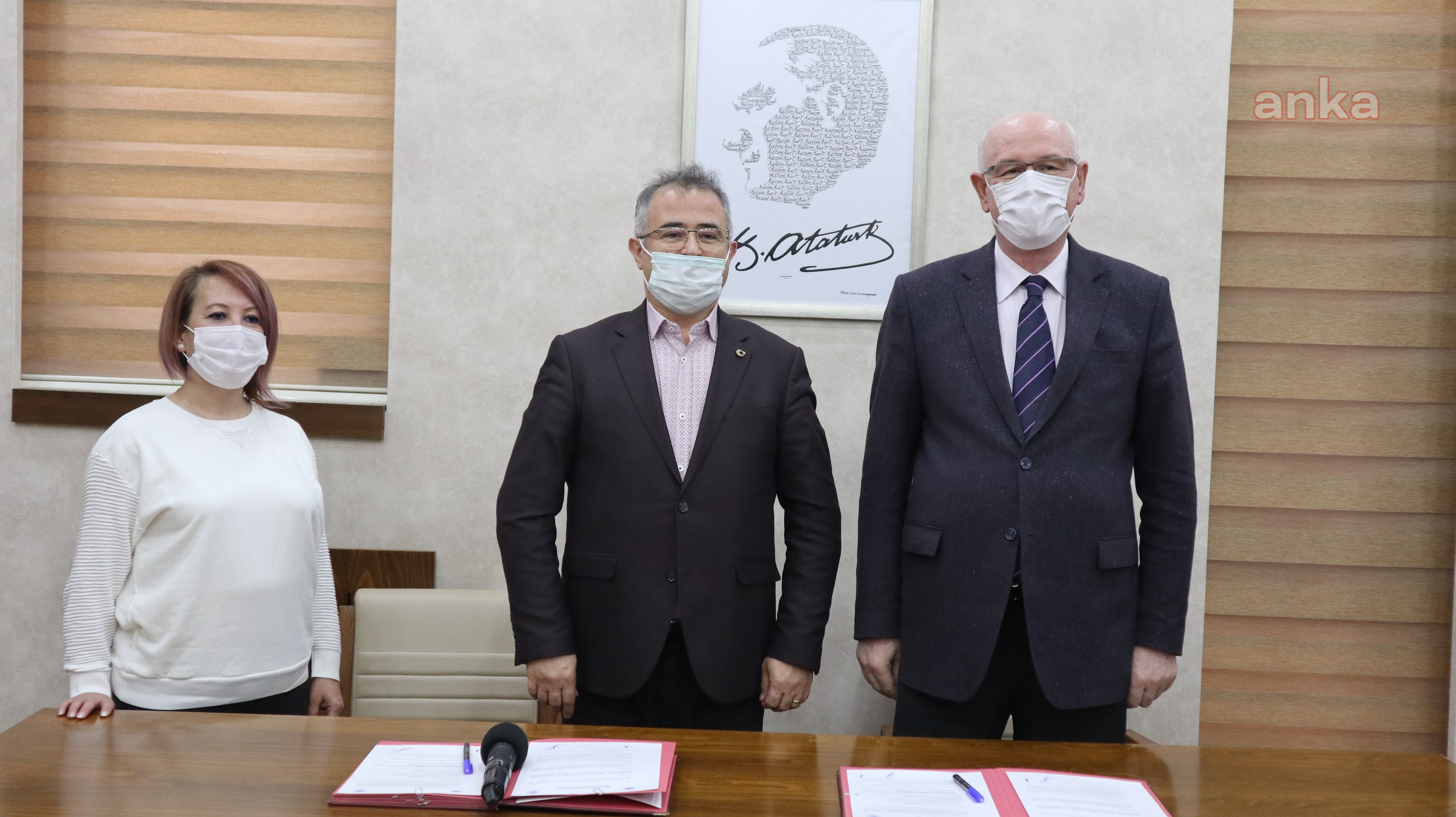 ODUNPAZARI BELEDİYESİ'NDEN ENGELLİ VATANDAŞA ÜCRETSİZ KUAFÖR HİZMETİ