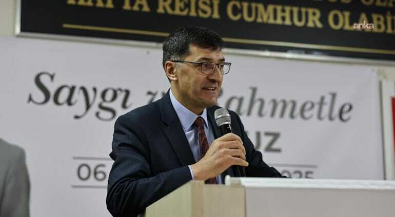 CHP Genel Başkan Yardımcıları Aytekin ve Zeybek, İzmir'de ilçe başkanlarıyla buluştu