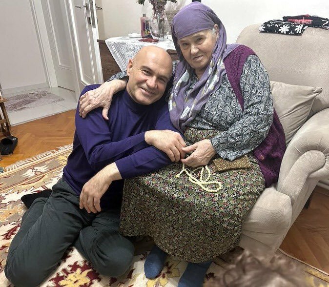 İYİ Partili Turhan Çömez'in acı günü... Çömez'in annesi İkbal Çömez hayatını kaybetti