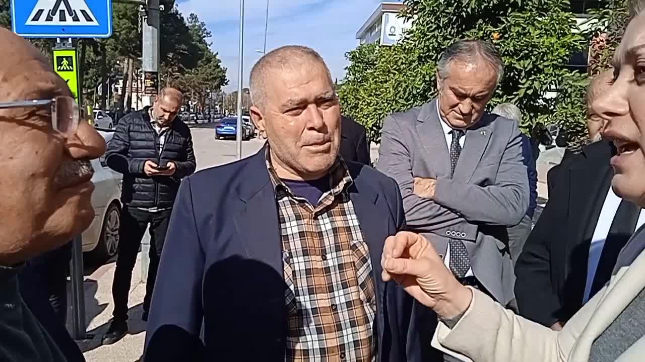 CHP'li Kaya Osmaniye’de yurttaşları ziyaret etti... Emekli vatandaş: Devlet Bahçeli, buranın insanıysa senede en az 2-3 defa gelmesi lazım