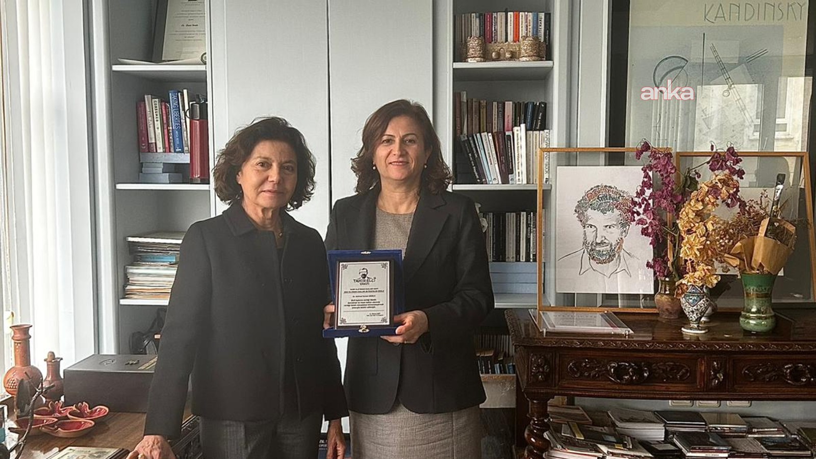 Tahir Elçi İnsan Hakları Vakfı, "2025 İnsan Hakları ve Özgürlük Ödülü"nü Osman Kavala'ya verdi... Kavala: Bu ödülün Diyarbakır’dan geliyor olmasının benim için özel bir anlamı var