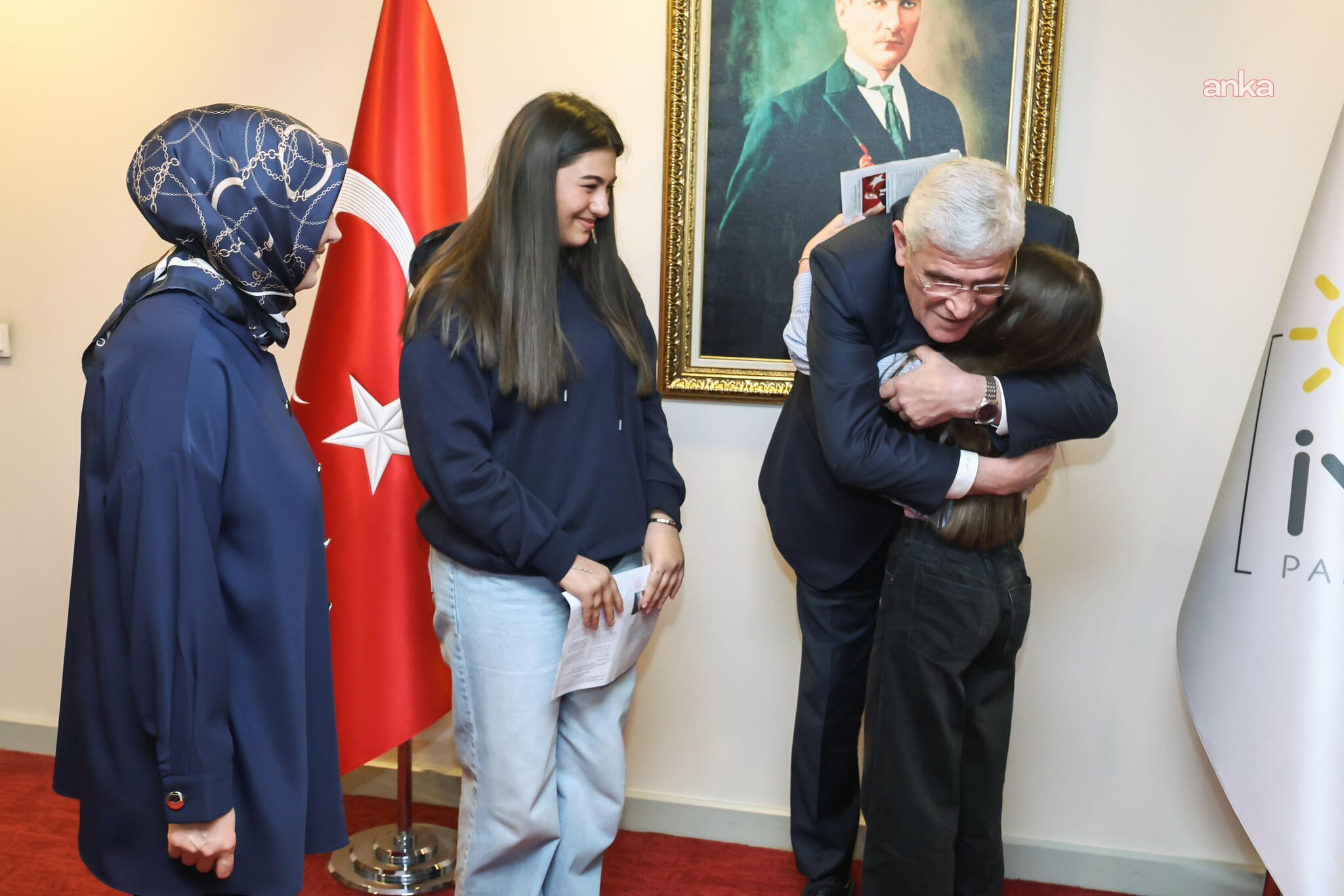 Müsavat Dervişoğlu, Sinan Ateş’in eşi Ayşe Ateş ve kızları ile görüştü