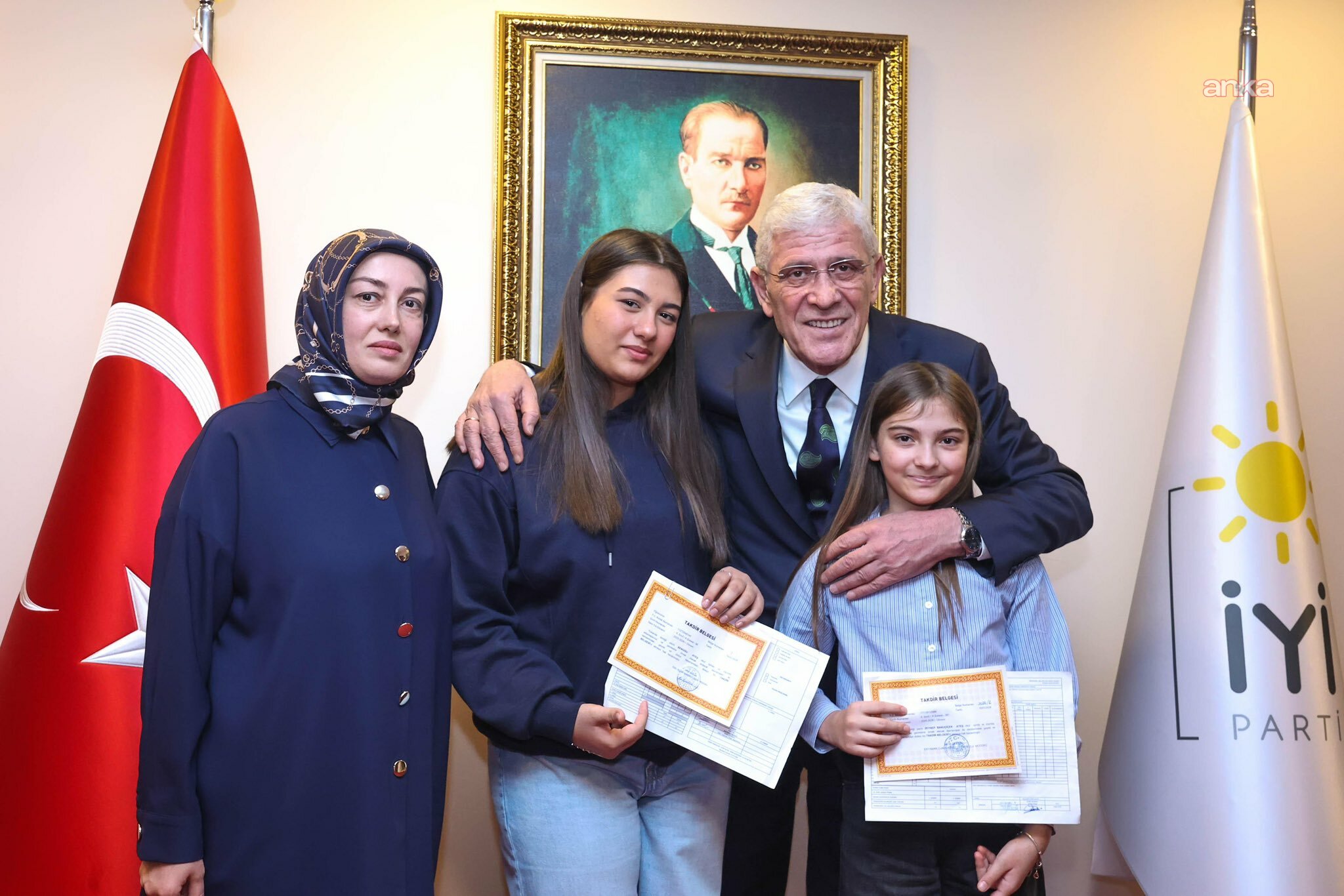 Sinan Ateş’in eşi Ayşe Ateş, İYİ Parti Genel Başkanı Müsavat Dervişoğlu’nu ziyaret etti