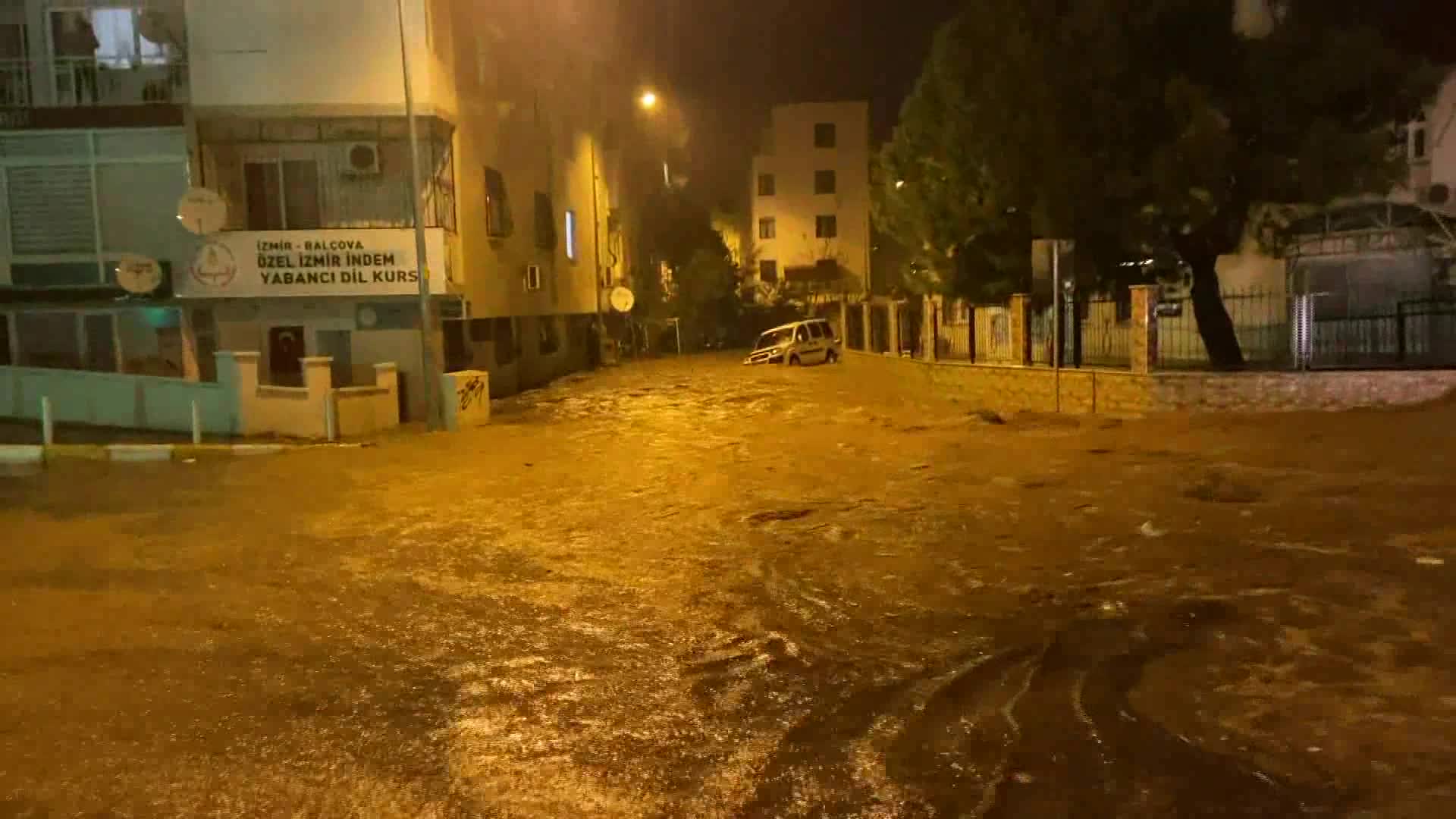 BALÇOVA'DA GÖRÜLMEMİŞ AFET