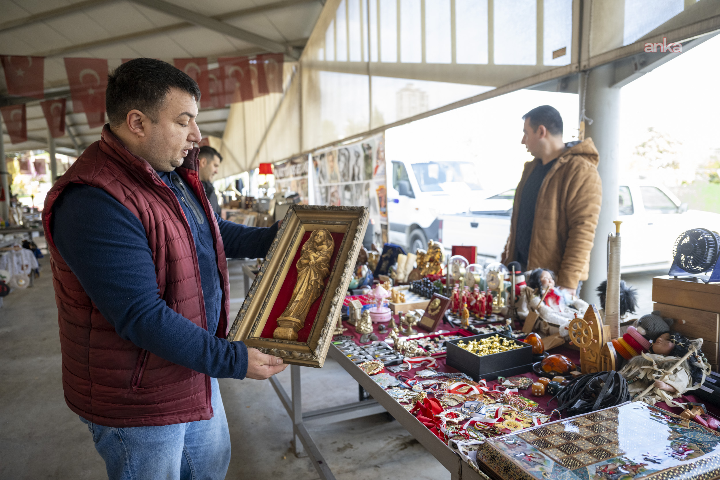 Mersin Büyükşehir Belediyesi'nin "Antika Pazarı"na yoğun ilgi