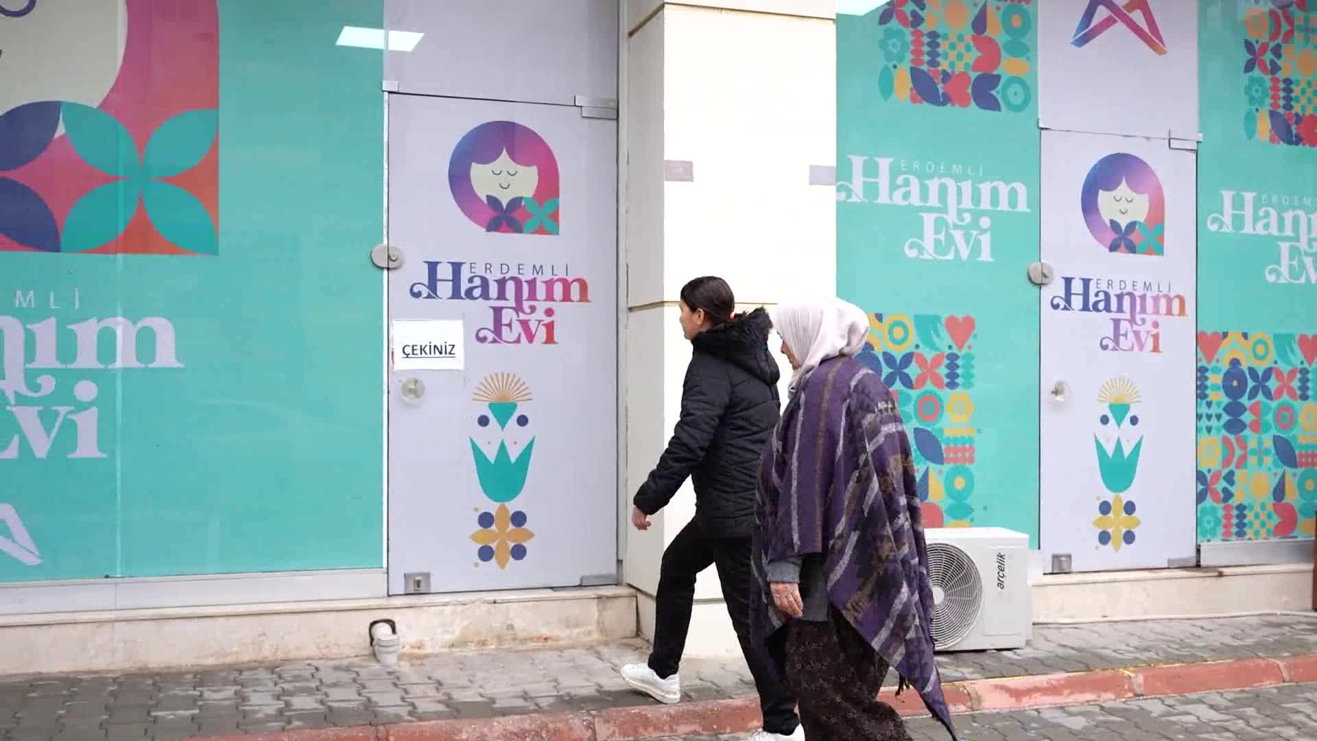 Mersin Büyükşehir Belediyesi'nin hizmete açtığı "Hanımevi", kadınlara "ev" oluyor