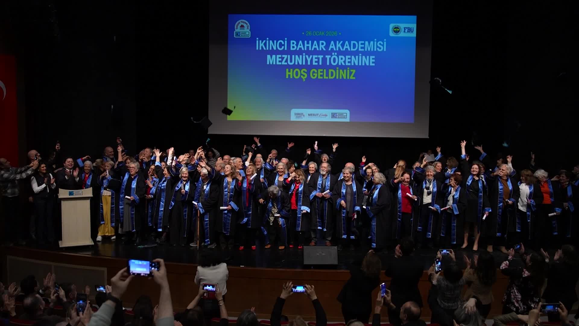 Kadıköy İkinci Bahar Akademisi ilk mezunlarını verdi