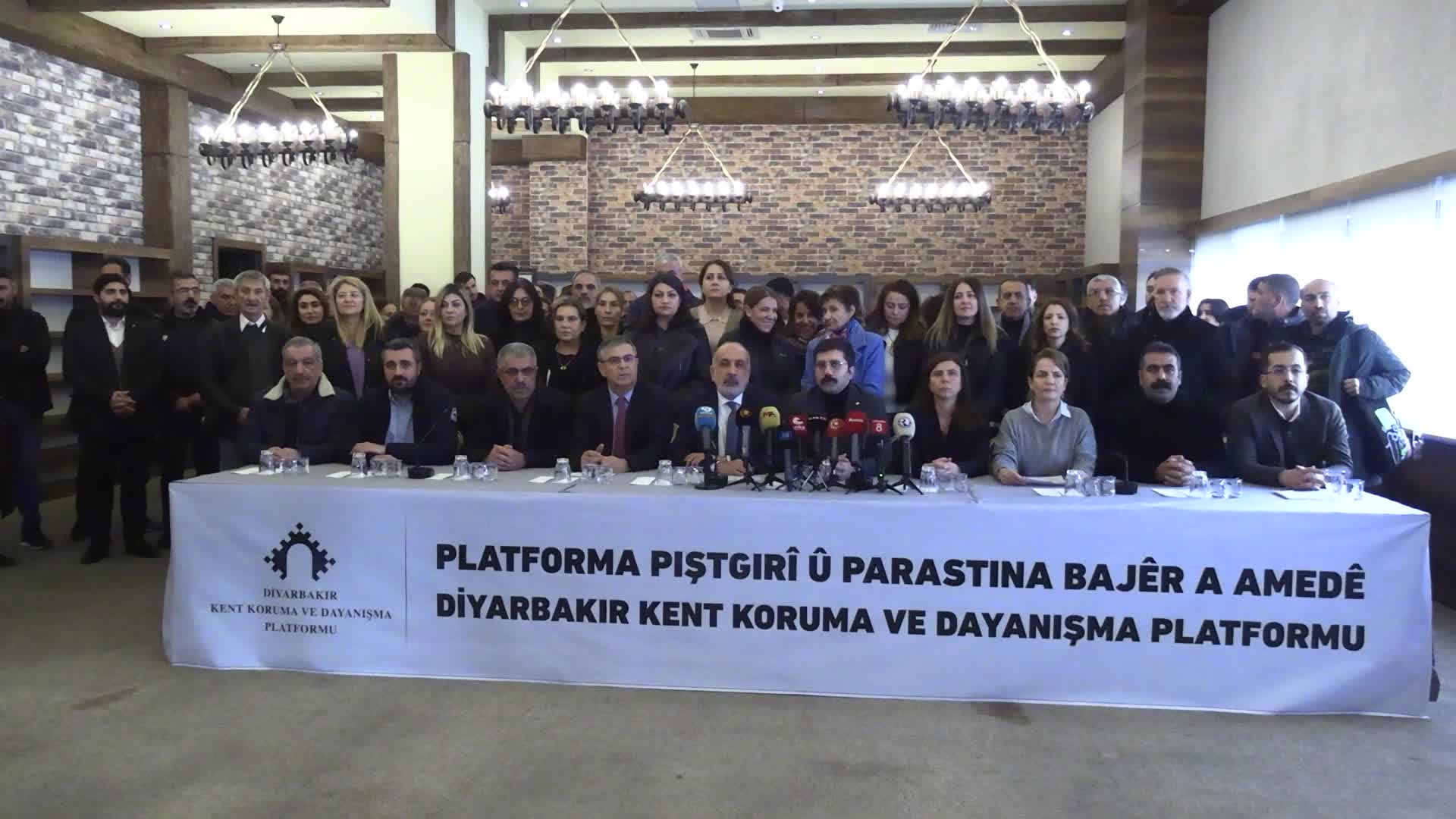 Diyarbakır’daki 123 STK’dan ortak çağrı: “Kobani’ye yardım için Mürşitpınar Sınır Kapısı derhal açılmalı”