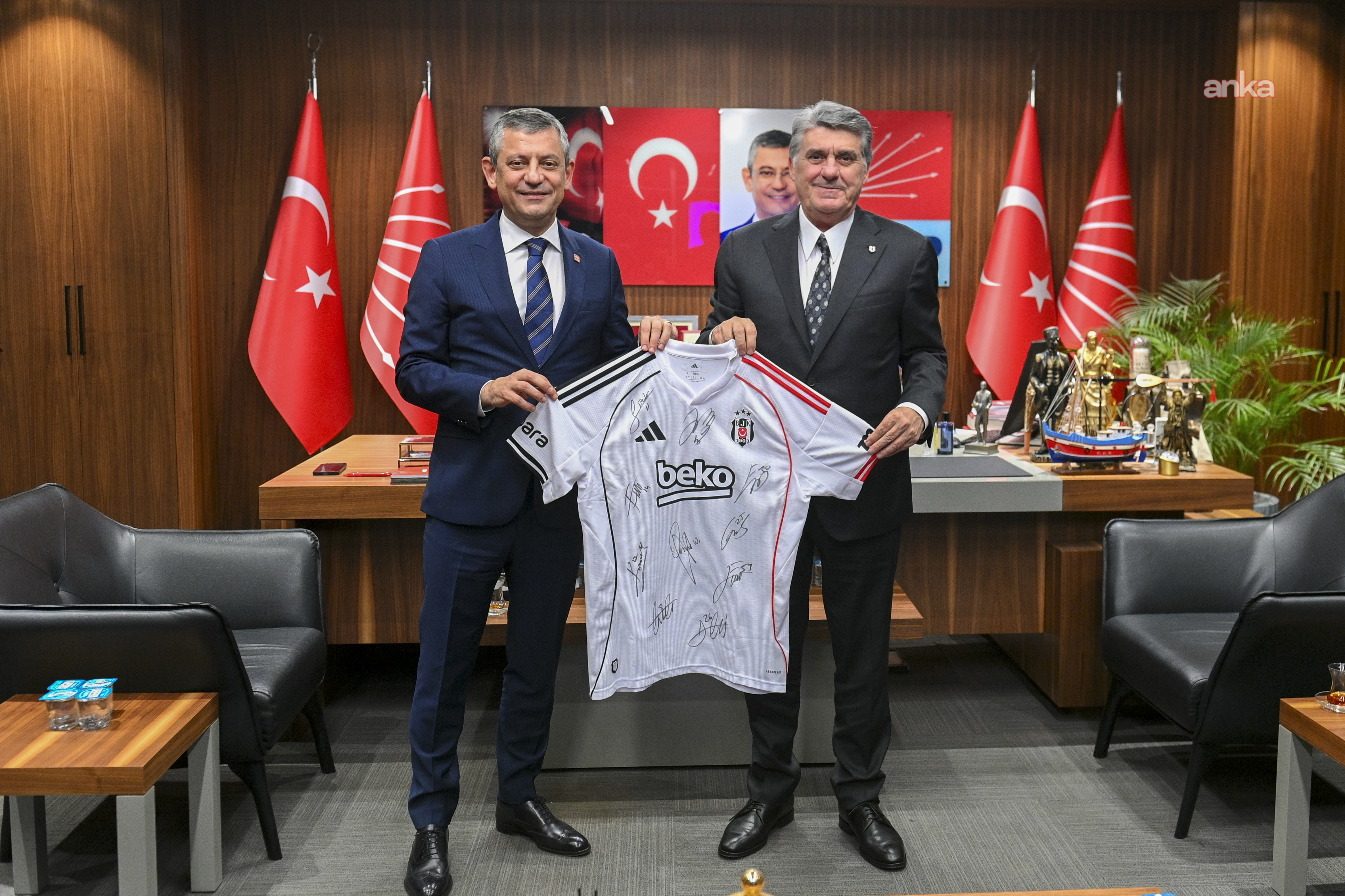 Özgür Özel, Beşiktaş JK Başkanı Adalı ile görüştü