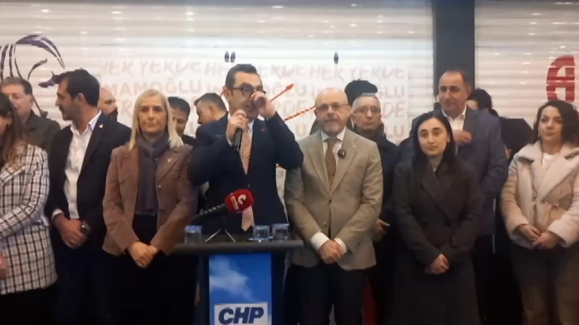 Bafra'da emeklilerden protesto: "Ben niye gariban oluyorum?"