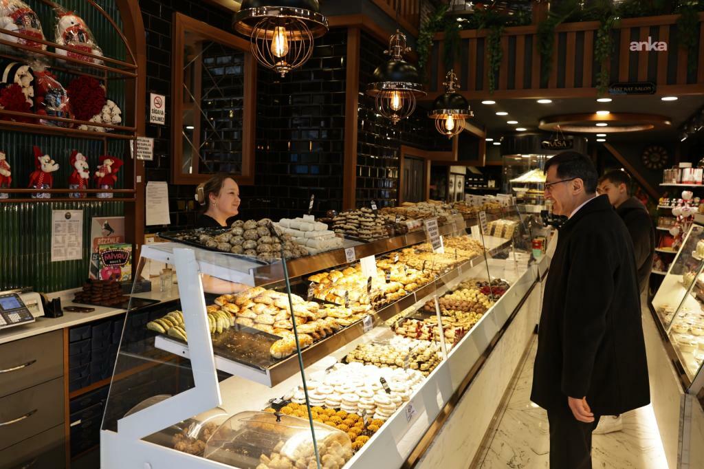 Kütahya Belediye Başkanı Kahveci, esnaf ve vatandaşlarla bir araya geldi