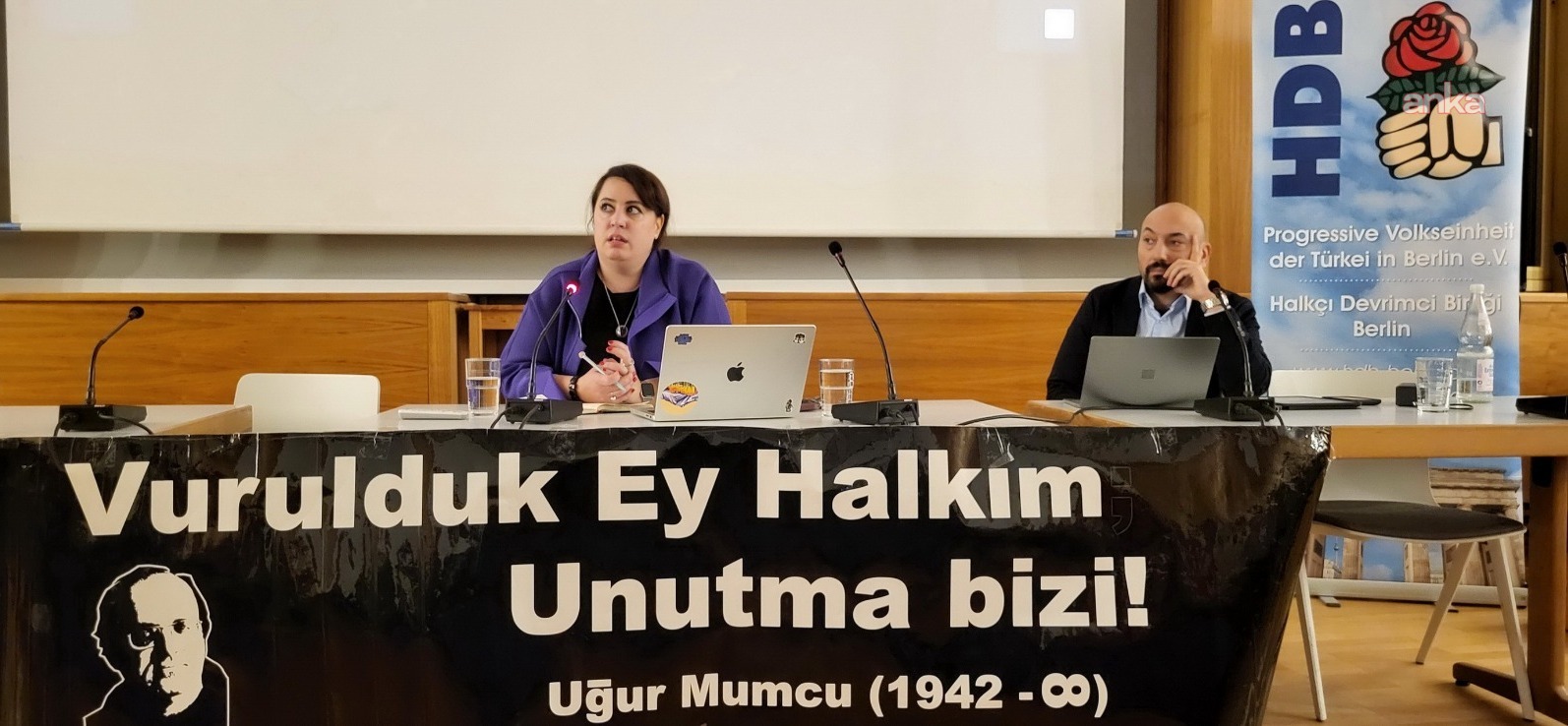 Uğur Mumcu, Berlin'de anıldı...Özge Mumcu Aybars: Babamın fikirleri herkesin kalbinde ve belleğinde yaşıyor