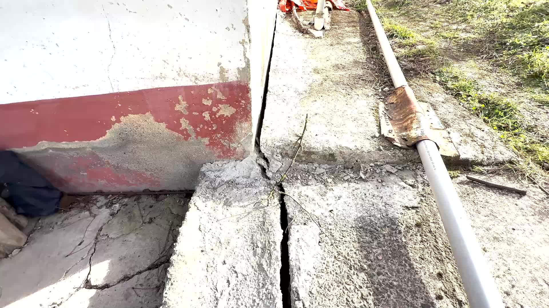 CHP heyeti taş ocağı sebebiyle yıkıma uğrayan İslamdağ köyünde inceleme yaptı: "Bütün evler çatlamış, yatmış, yıkılmış"