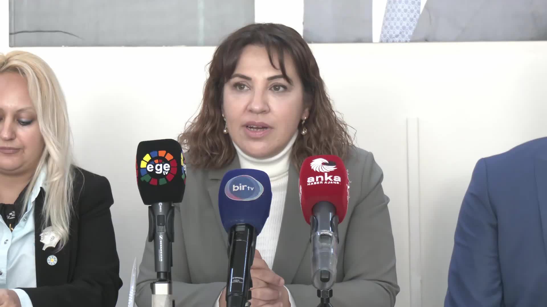 İYİ Parti İzmir İl Başkanı Doğan, Tunç Soyer'i ziyaret etti: Tutuklama, siyasetçilere ve gazetecilere bir cezalandırma aracına dönüştürülmüştür