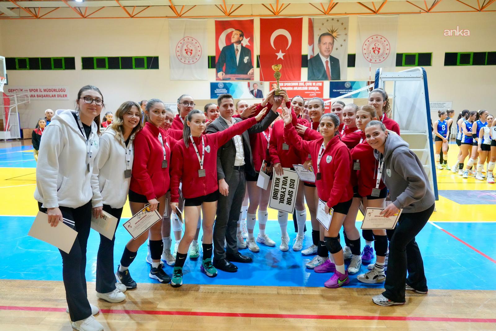 Burhaniye’de 4. Geleneksel Yıldız Kızlar Voleybol Turnuvası sona erdi