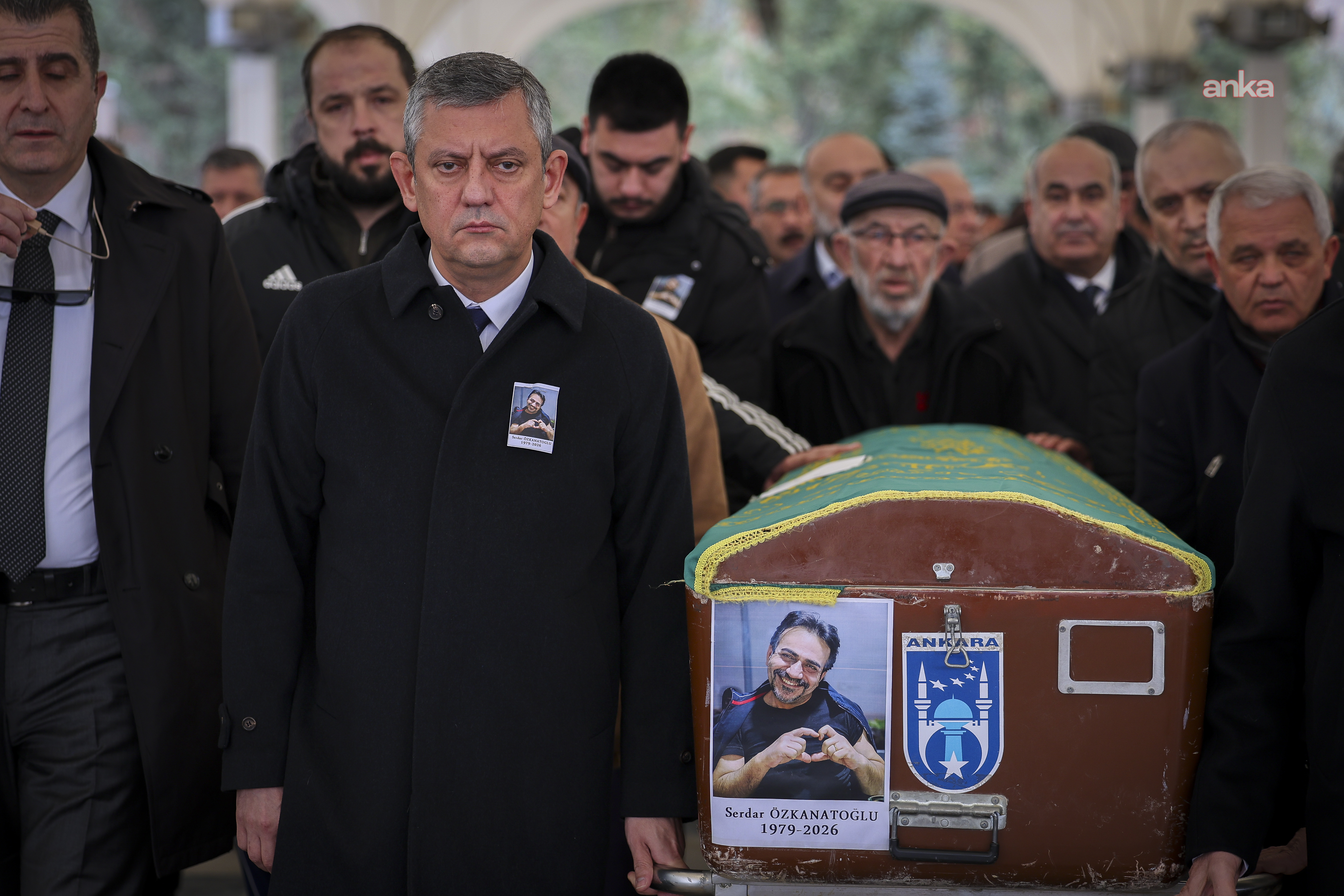 Özgür Özel, Serdar Özkanatoğlu'nun cenaze törenine katıldı