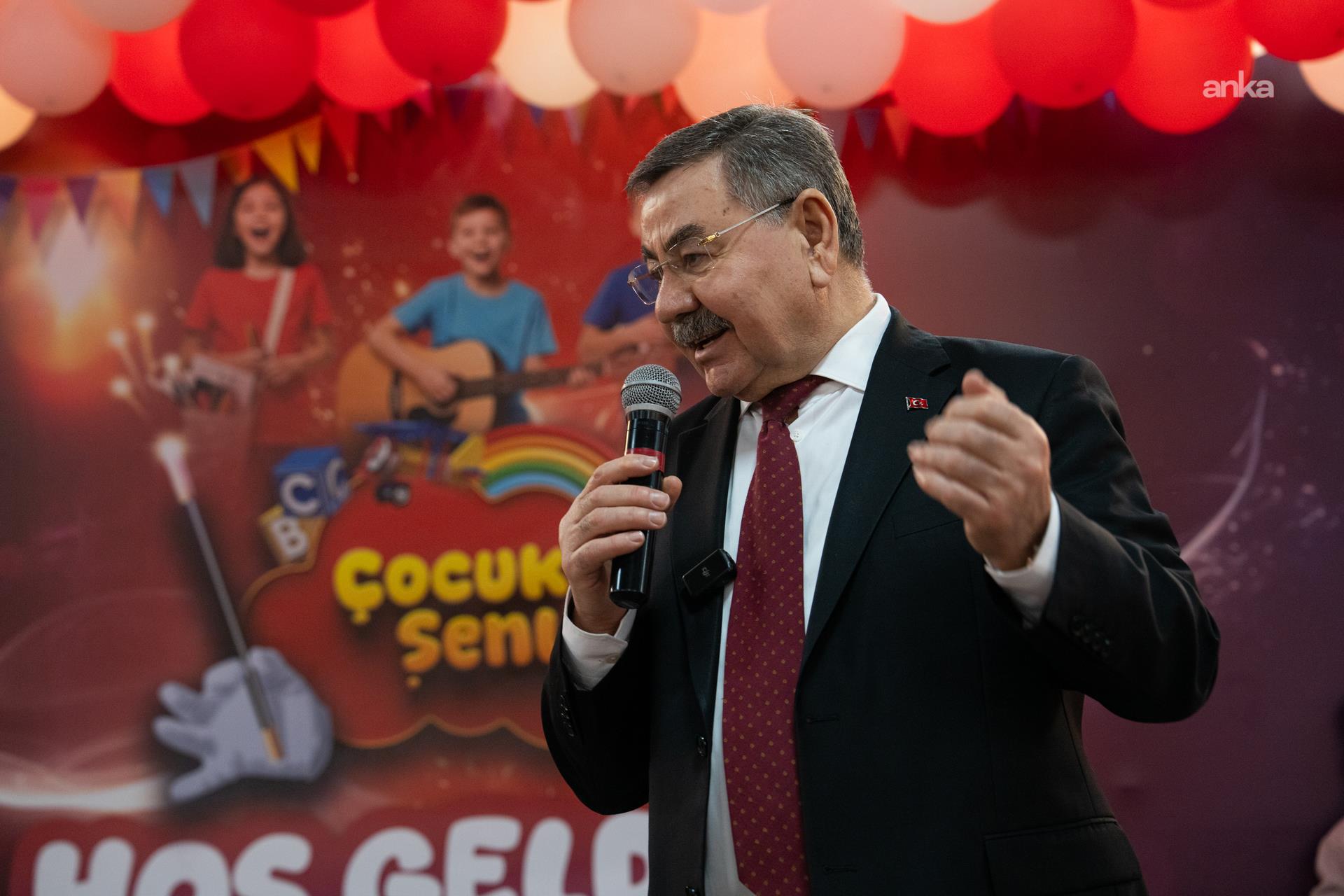 Gölbaşı Belediye Başkanı Odabaşı, çocuklarla şenlik alanında buluştu