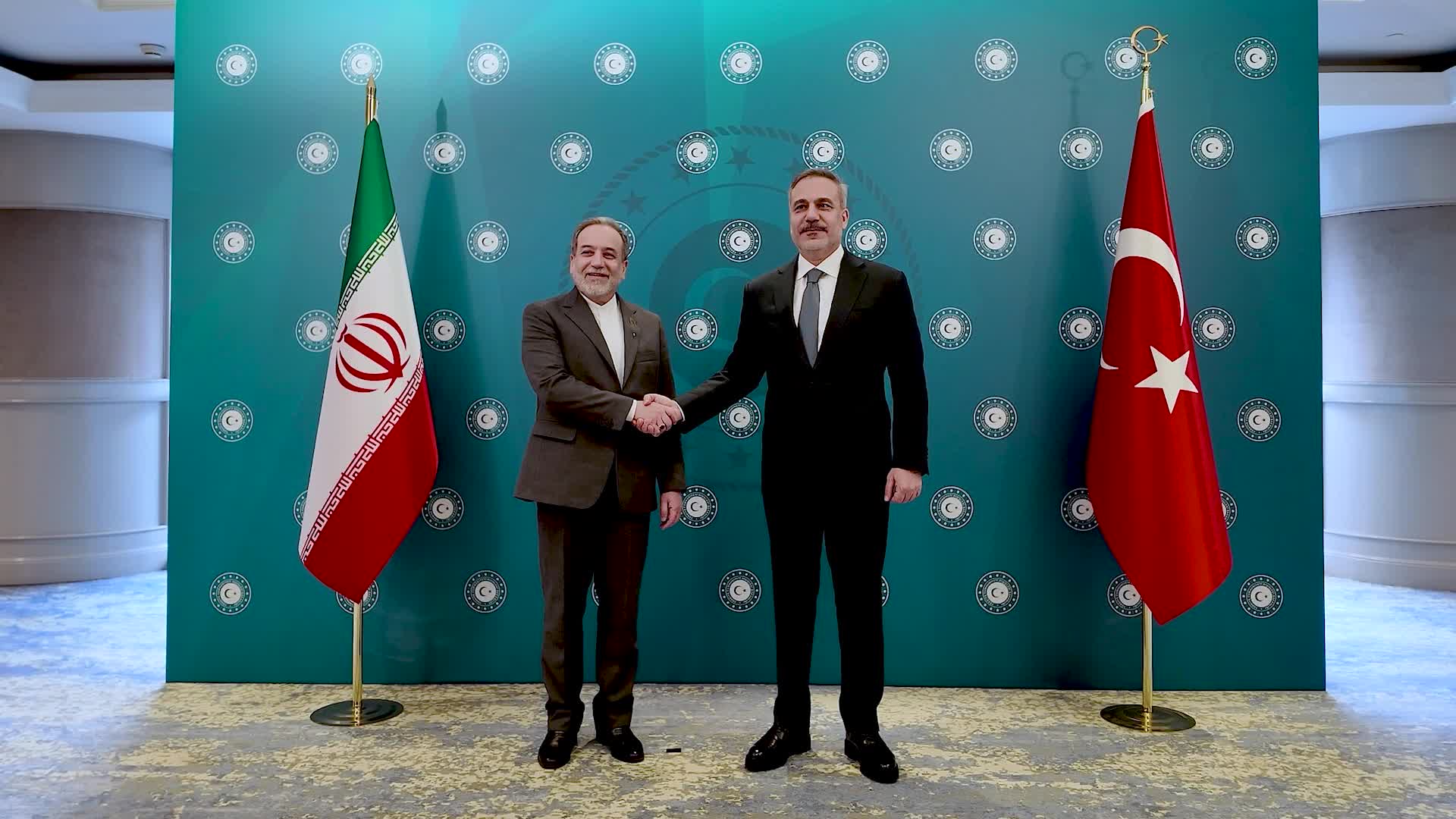 Dışişleri Bakanı Fidan, İranlı mevkidaşı Arakçi ile bir araya geldi