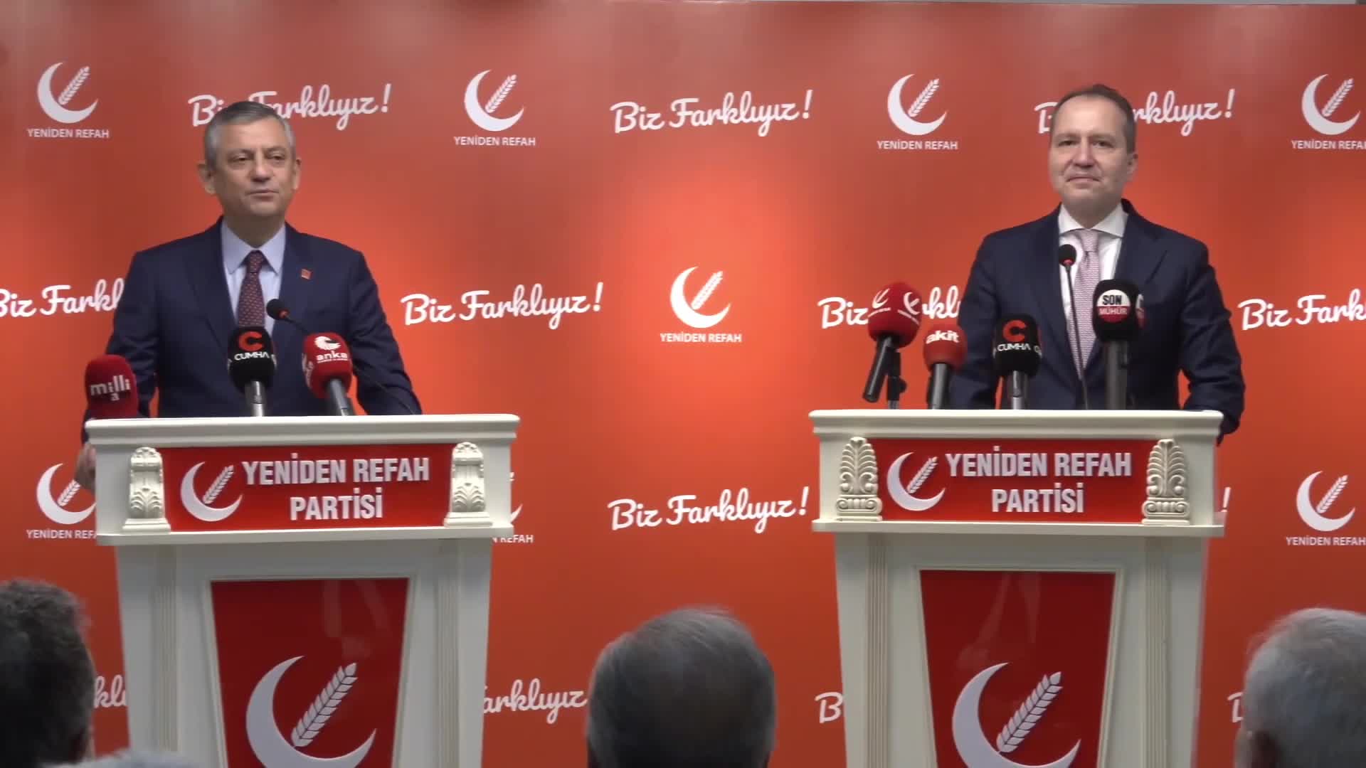 Özgür Özel'den Özlem Çerçioğlu'na: Bin pişman oldu. İnsan içine çıkamayacak haldedir. Tazminat davası açsaydın da görseydim
