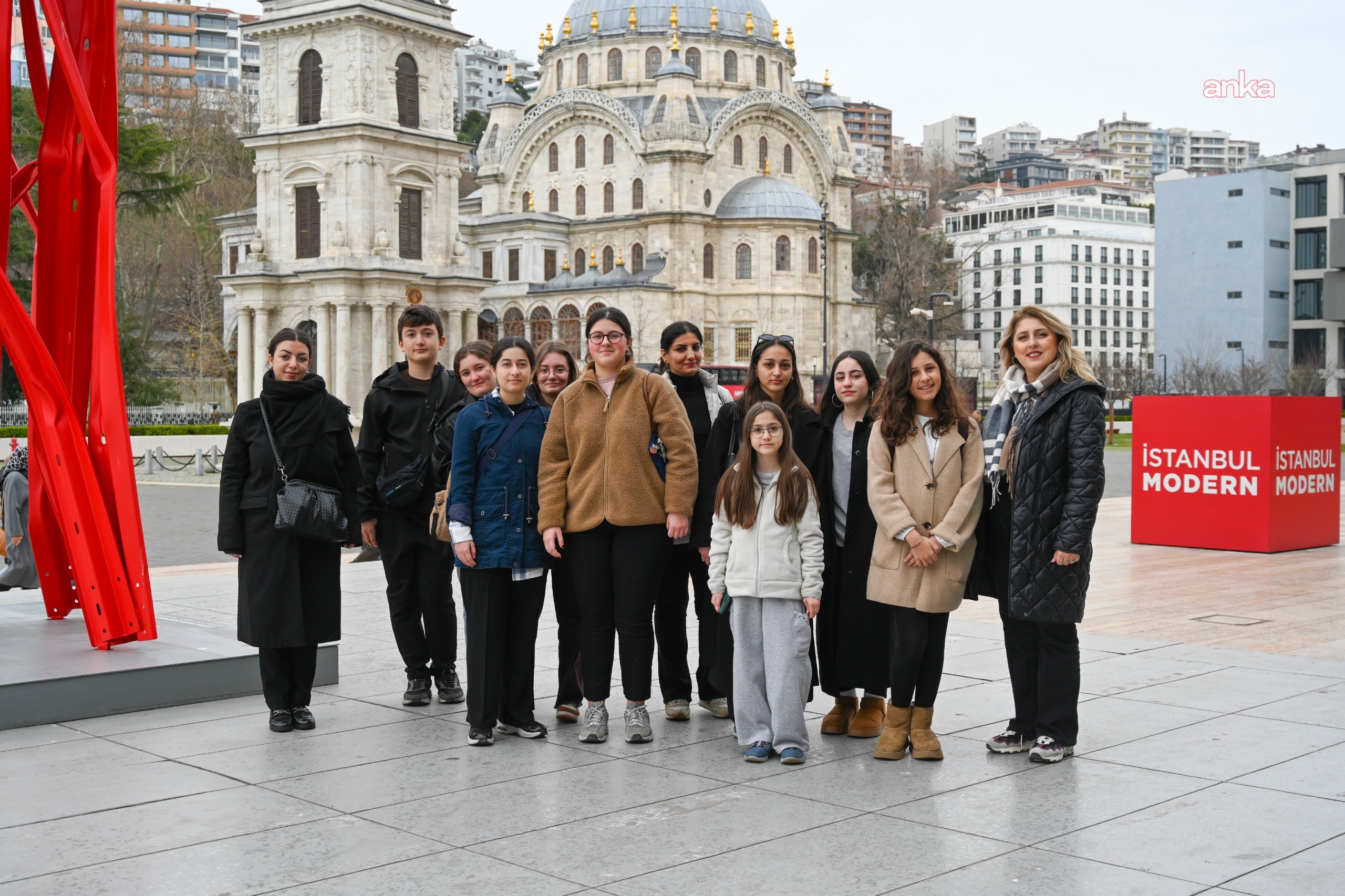Beşiktaş Belediyesi’nden yarıyıl tatilindeki çocuklara İstanbul Sanat Müzesi gezisi