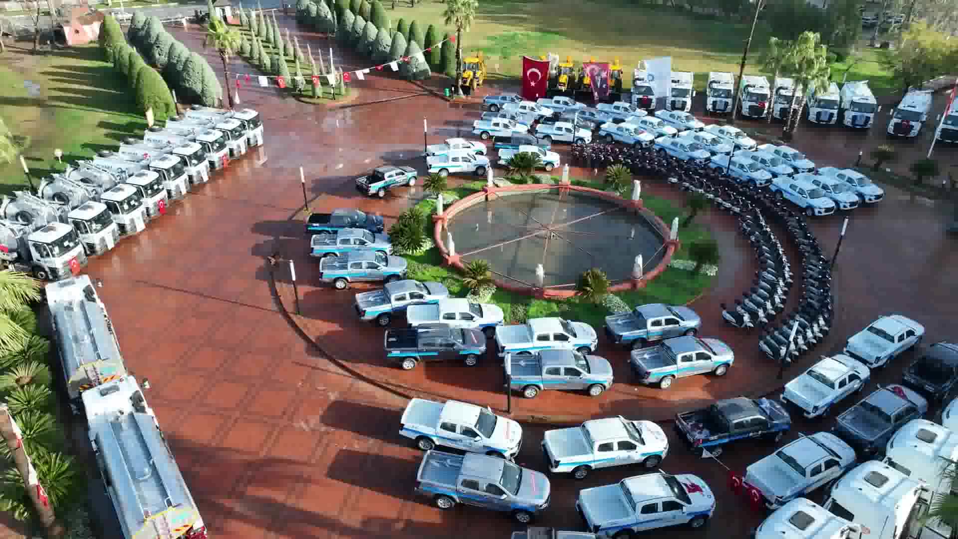 Antalya Büyükşehir Belediyesi, filosunu 256 yeni araçla güçlendirdi