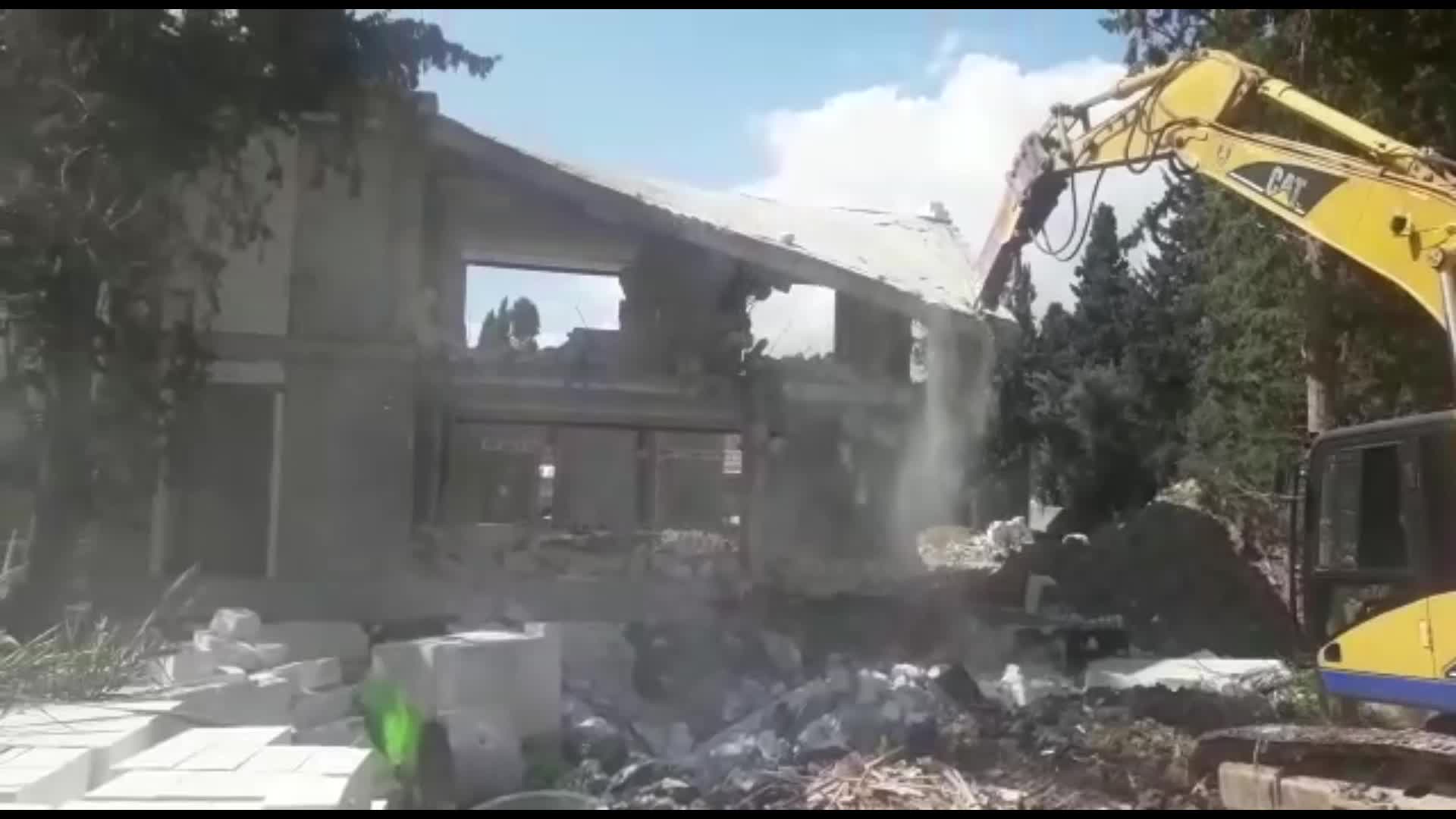 BODRUM'DAKİ KAÇAK YAPILARDA YIKIM DEVAM EDİYOR