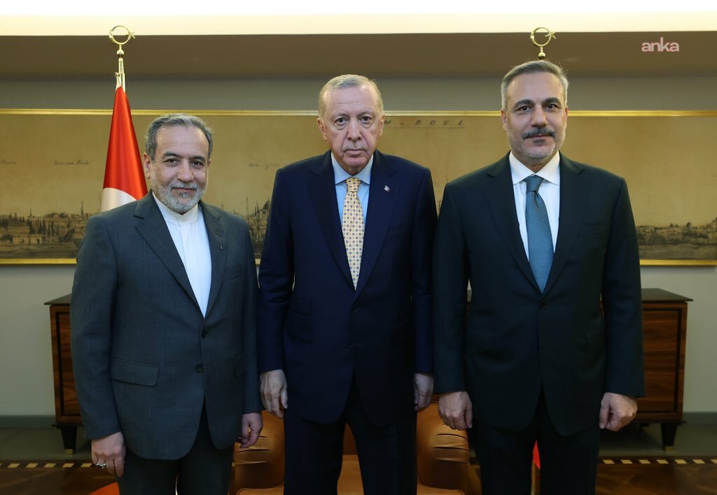 Abbas Arakçi:  İran, Türkiye'nin arabuluculuk çabalarından dolayı müteşekkirdir