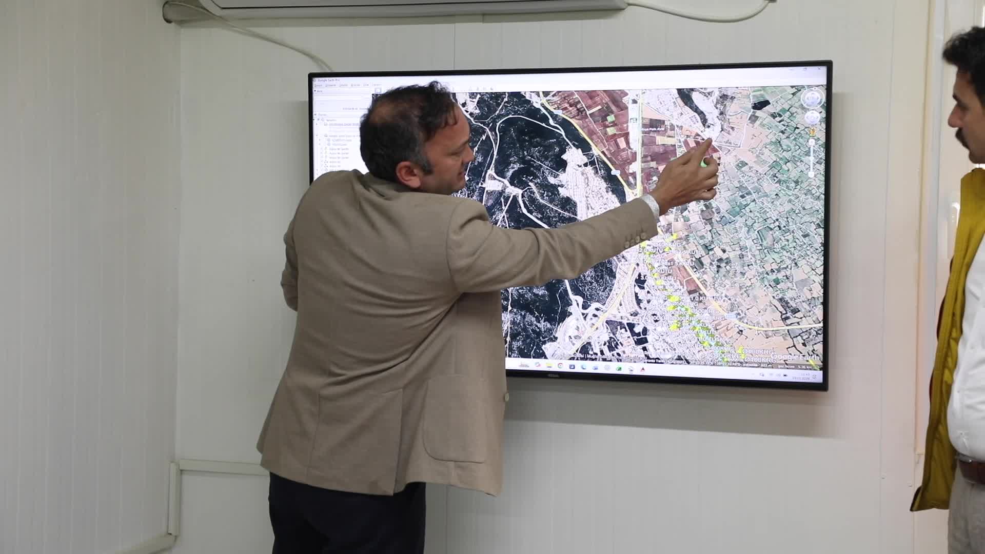 Muğla Büyükşehir Belediye Başkanı Aras, Menteşe'de 502 milyon TL'lik yol ve altyapı yatırımını yerinde inceledi