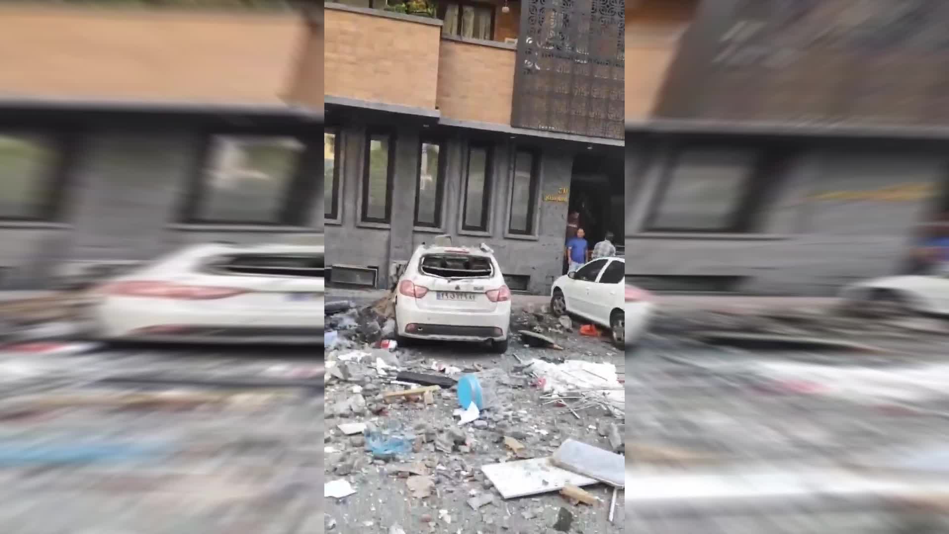 İran’ın güneyindeki Bandar Abbas kentinde binada patlama