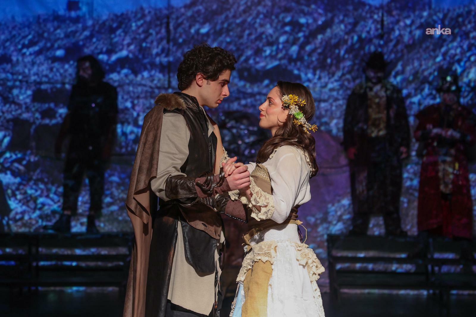 Maltepe Belediye Tiyatrosu, 17’nci sezonunu "Hamlet" ile açtı