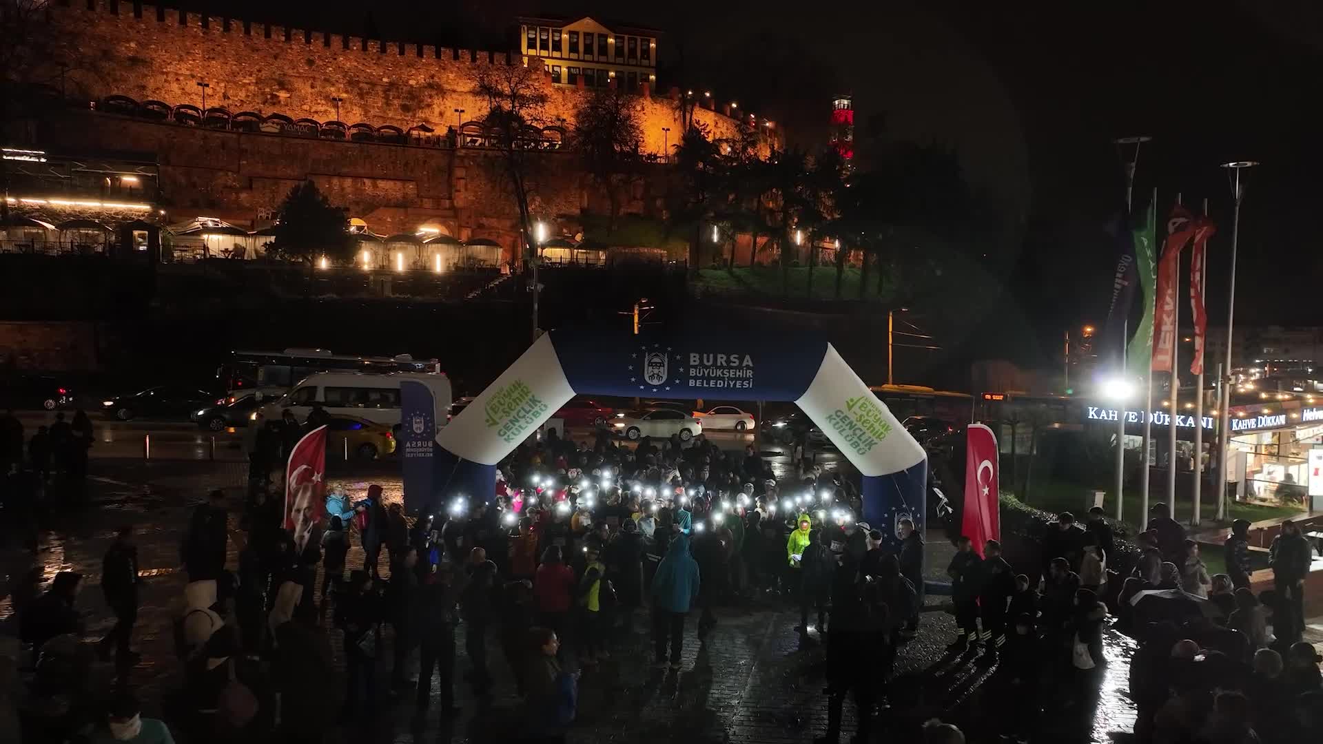 Bursa Tarihi Çarşı’nın gece atmosferinde oryantiring heyecanı