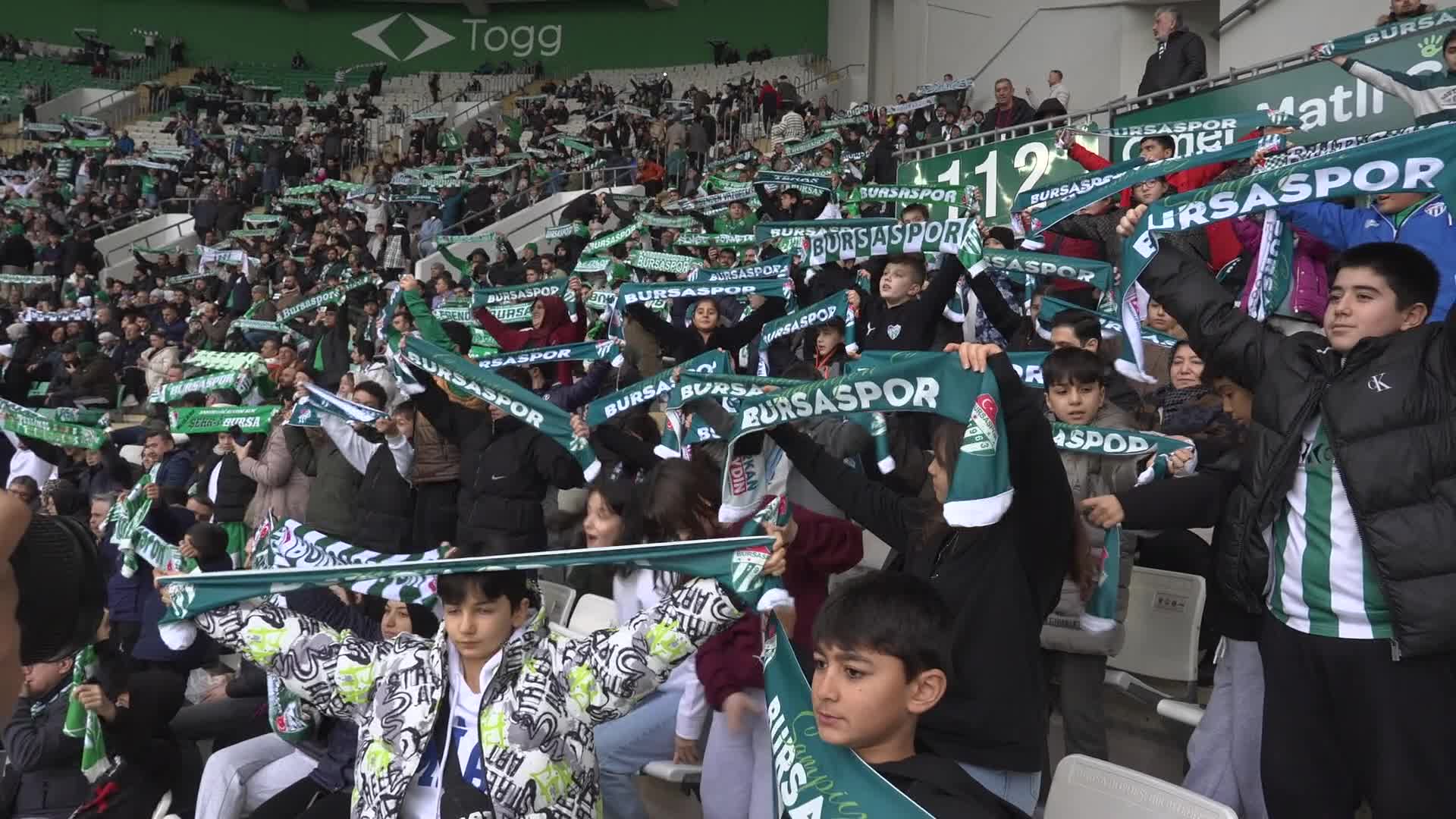 Osmangazi Belediyesi, 100 çocuğu Bursaspor maçına götürdü