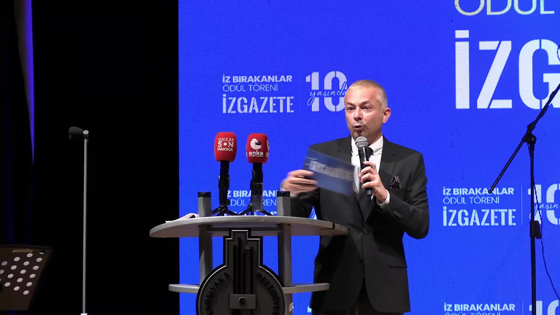 İz Gazete 10. yılını “İz Bırakanlar Ödül Töreni” ile kutladı