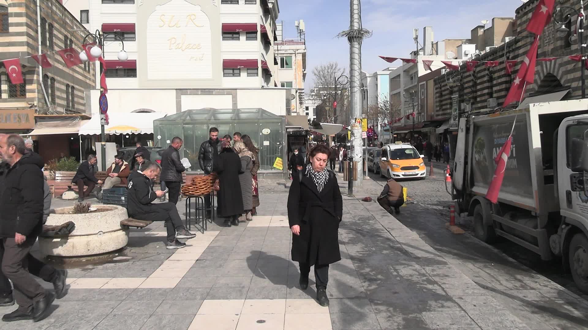 Diyarbakırlı yurttaşlardan enflasyon tepkisi: “Bir yufka alana kadar milletin eli ayağı titriyor”