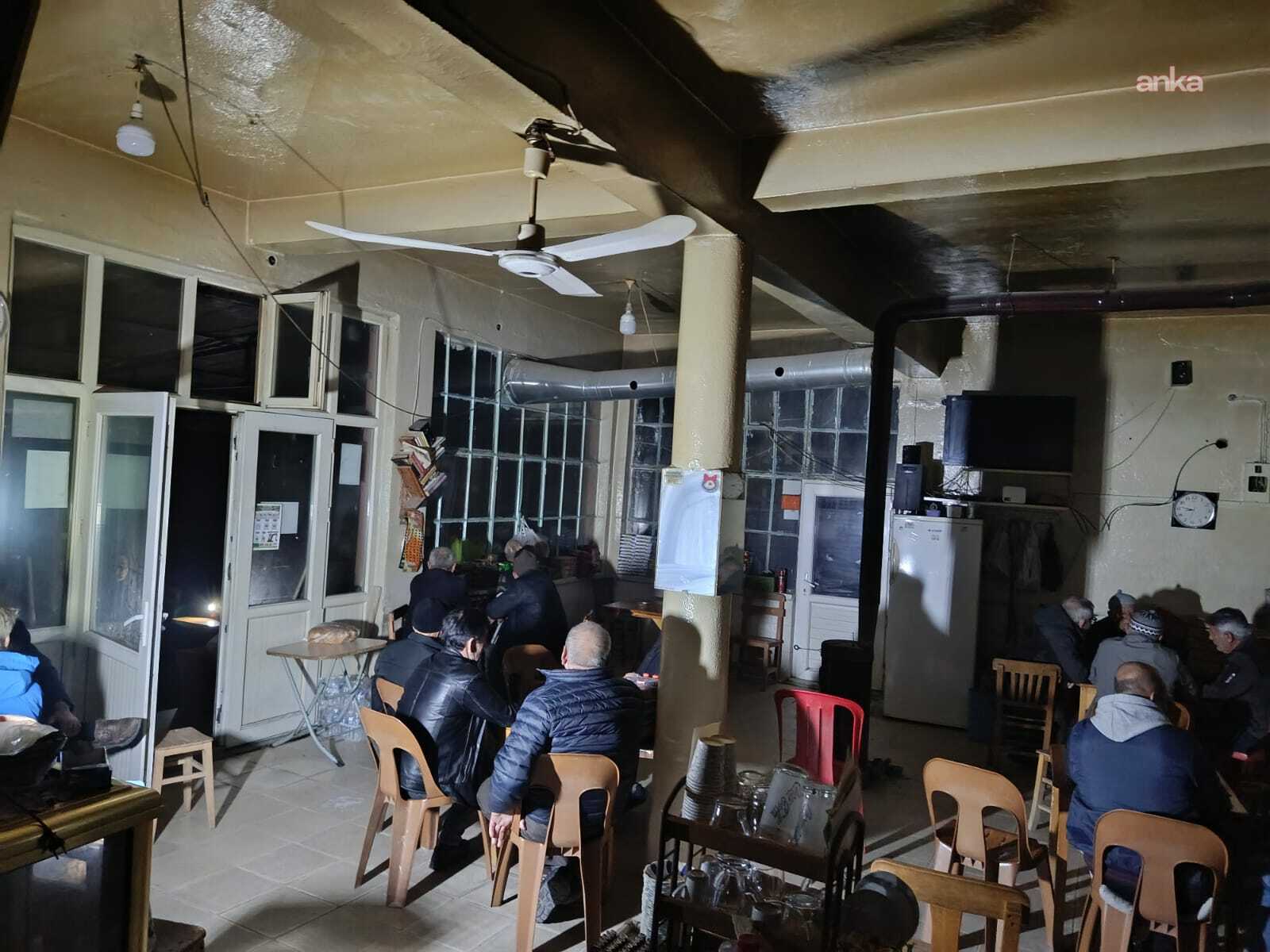 Manisa'da Saruhanlı'nın kırsal mahallerinde elektrik kesintilerine yurttaşlardan tepki