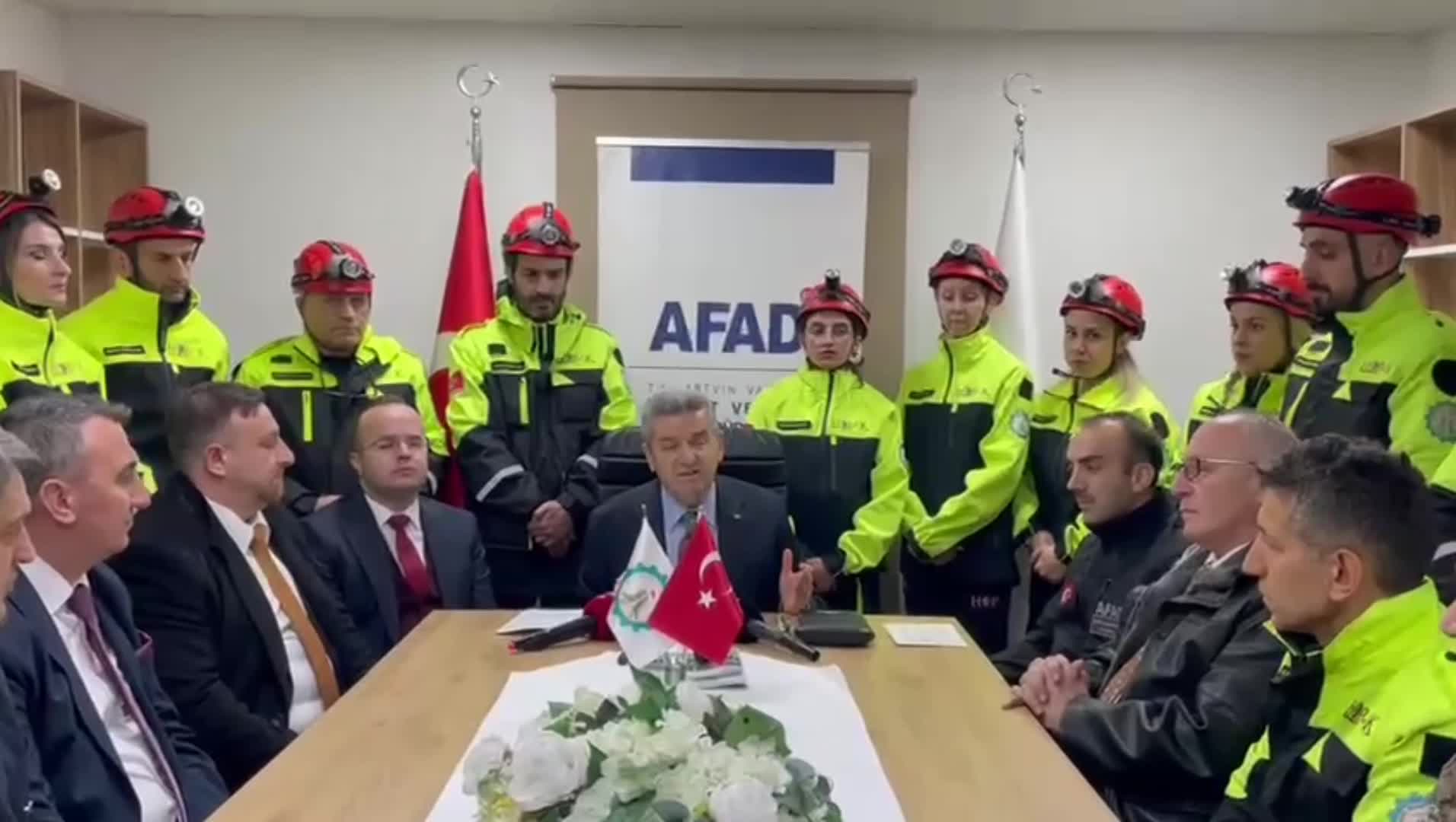 Artvin Valisi Turan Ergün: Ardanuç’taki arama kurtarma çalışmalarına risk nedeniyle ara verilmiştir