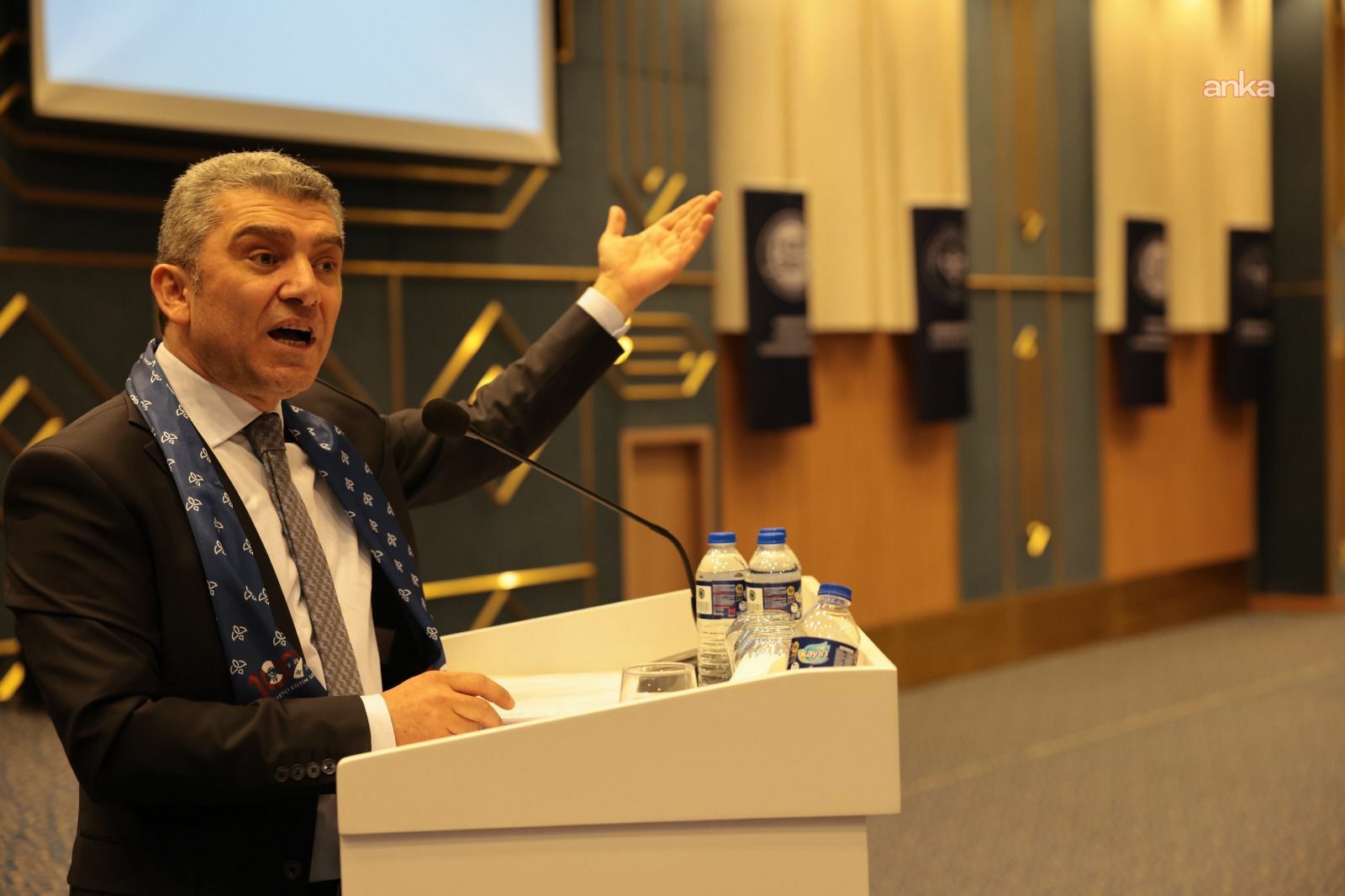 Hürriyetçi Sendikalar Konfederasyonu Genel Başkanı Kuruoğlu: "Maaşlar cebe girmeden; kira, gıda, ulaşım ve temel tüketim kalemlerindeki artışlar, memurun alım gücünü düşürmüştür"
