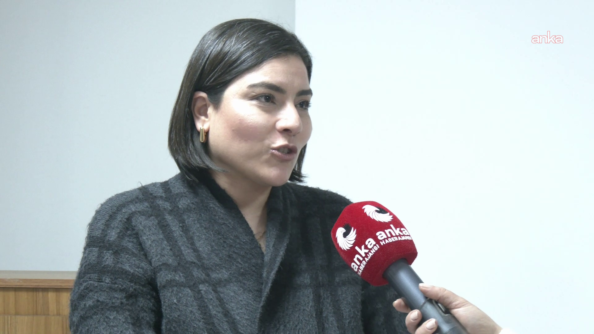 6 Şubat depremlerinin üçüncü yılı... Depremde ayağı ampute edilen Ece Mazı: "Elektrik kesildiğinde benim için hayat duruyor"